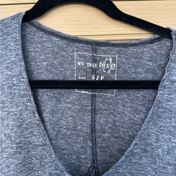 We The Free V-Neck Heather Gray Side Slit Tunic Fitted Arm / Small - Picture 3 of 10